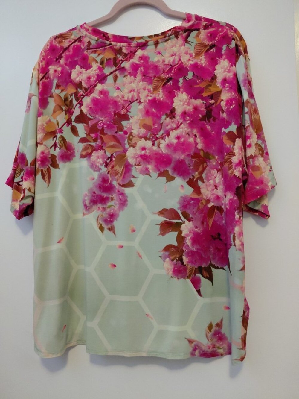 Johnny Was Hunny Bamboo Short Sleeve Tee Shirt Oversized Floral Fuschia Green XL - Picture 6 of 6